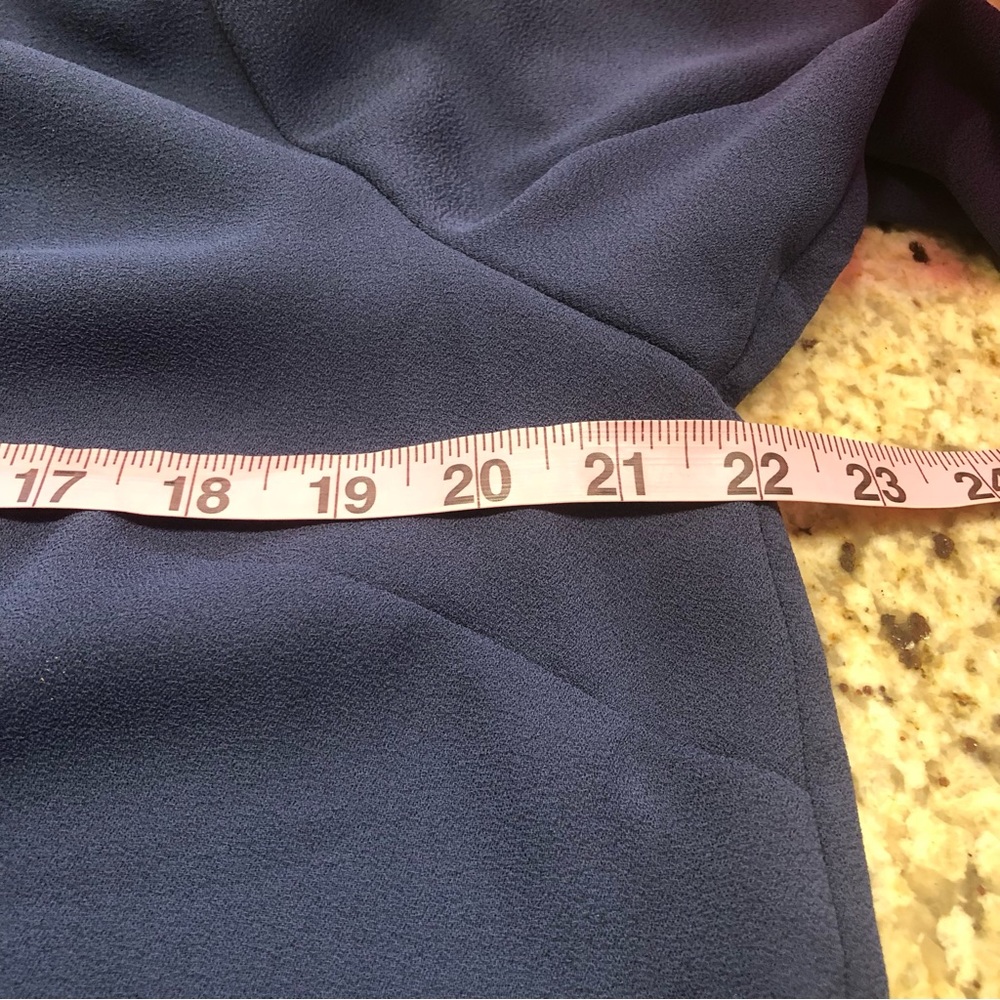 J JILL blue blouse in new condition. Perfect for work or going out. Size M NWOT - Picture 6 of 10